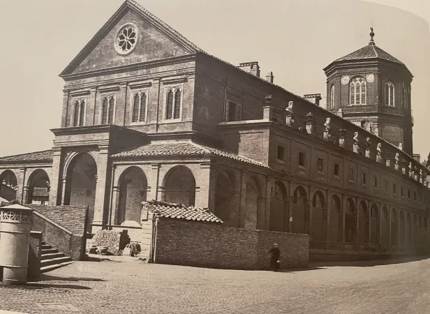 Una foto di Sciammanna dell' Ospedale Santo Spirito nel 1937 |  | La Spina dall'Agro vaticano a Via della Conciliazione, Gangemi editori
