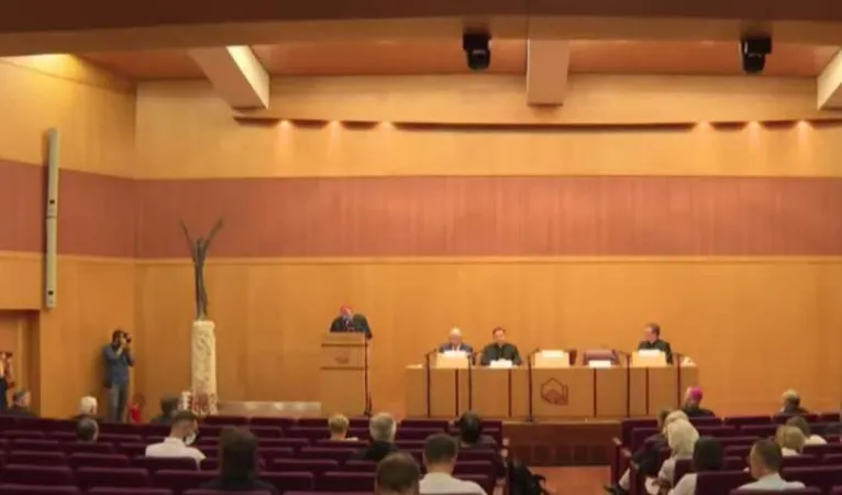 Un momento del simposio del Ratzinger Schuelerkreis del 2021 | EWTN Deutsch