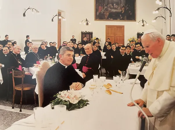 Giovanni Paolo II al Seminario Romano nei momenti più privati |  | "Aucti Fiducia Tui"San Giovanni Paolo II al Seminario Romano - LEV