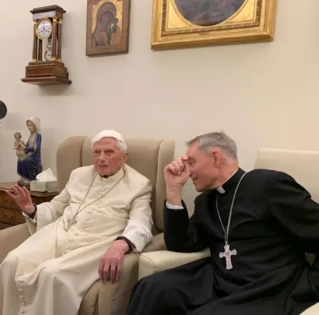 Benedetto XVI | Benedetto XVI con il suo segretario, l'arcivescovo Gaenswein | Fondazione Ratzinger