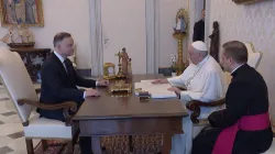Papa Francesco a colloquio con il presidente polacco Andrzej Duda, Palazzo Apostolico Vaticano, 1 aprile 2022 / Vatican Media 