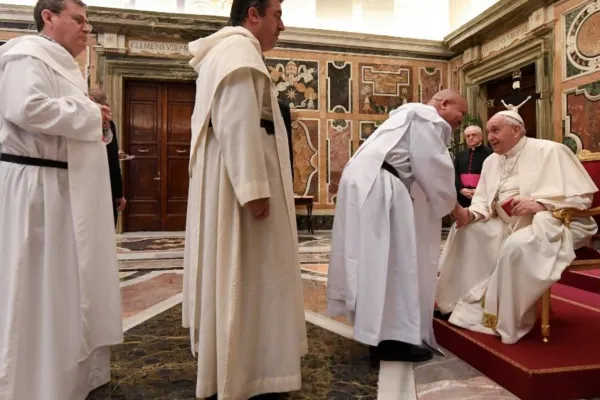 Papa Francesco nell'incontro di oggi con l'Ordine Trinitario, 25 aprile 2022 / Vatican Media 