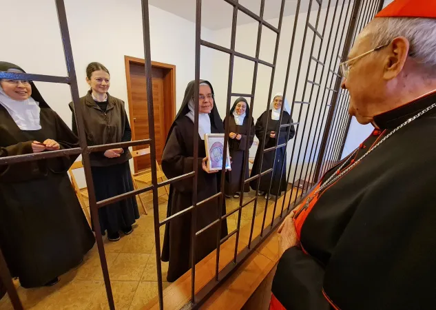Alcune immagini delle visita del cardinale Sandri |  | CCO
