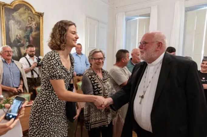 Cardinale Marx | Il cardinale Marx incontra gli abitanti di Filetto della Camarda nella sua residenza a Monaco di Baviera, 9 luglio 2023 | EOM/Robert Kiderle