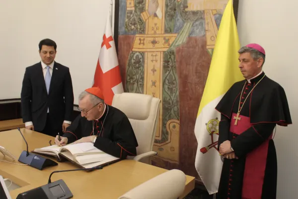 Il cardinale Parolin durante la sua visita in Georgia del dicembre 2019 / Nunziatura della Santa Sede in Georgia