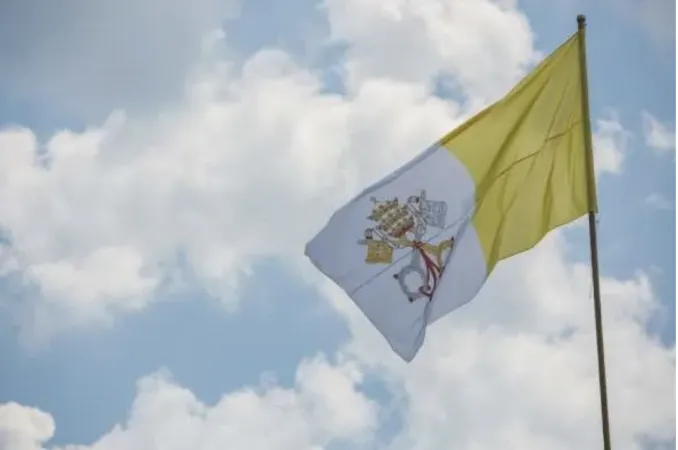 Santa Sede | La bandiera della Santa Sede | ACI Group