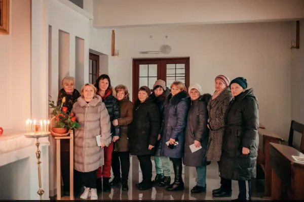Alcune madri nella casa di Padre Pio a Kyiv / Frate Indovino