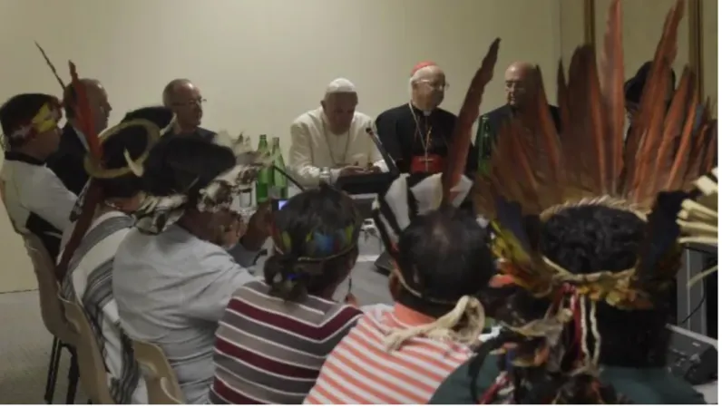 Papa Francesco | Papa Francesco in un incontro con le popolazioni indigene | Vatican Media