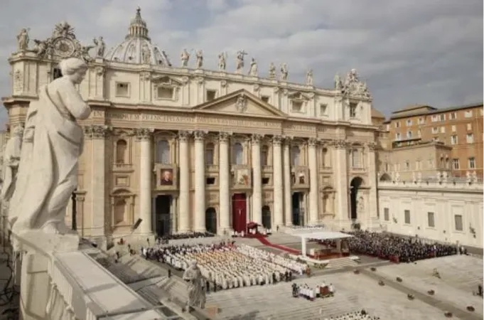 Canonizzazione | Una messa di canonizzazione in piazza San Pietro | Vatican Media