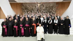 Papa Francesco e i vescovi e il clero ungherese al termine dell'udienza del 25 aprile 2024, Aula Paolo VI / Vatican Media