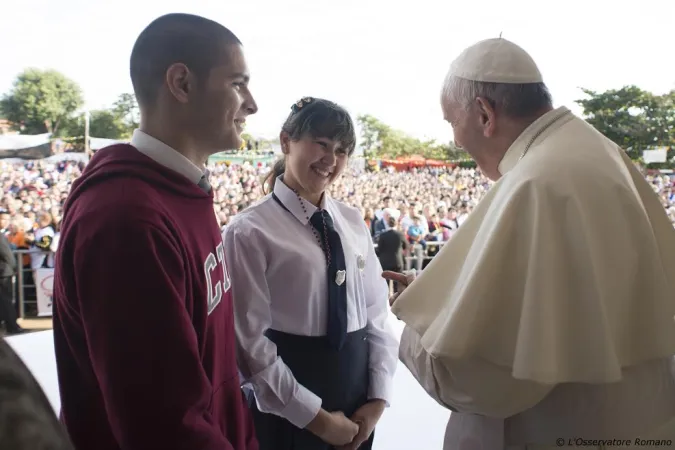 Papa Francesco e due studenti del Paraguay |  | Scholas Occurentes