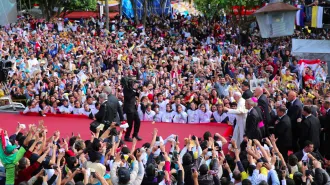Il Papa ai paraguayani: "Il sì di Maria è un sì al sogno di Dio"