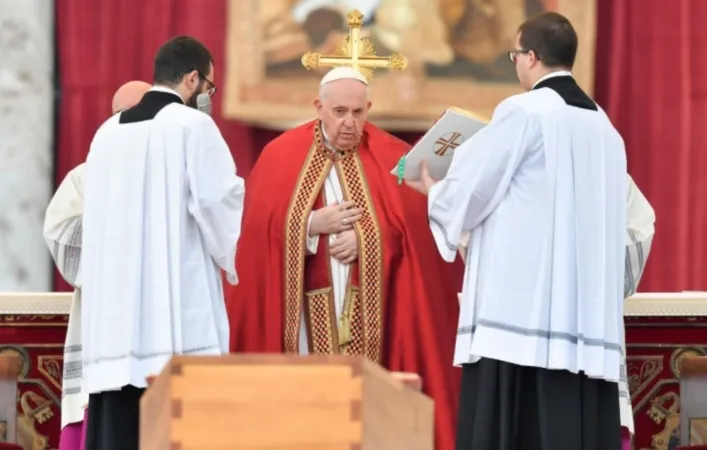 Papa Francesco presiede le esequie del Papa emerito Benedetto XVI  |  | Vatican Media 