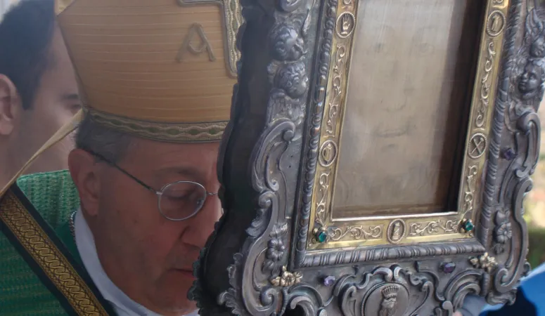 L'arcivescovo Bruno Forte a Manoppello  |  | Paul Badde