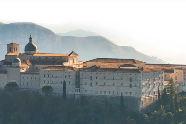 www.abbaziamontecassino.org