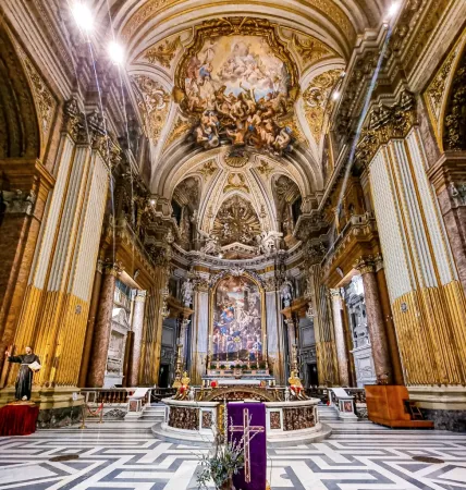 L'interno della Basilica |  | FB/ Basilica Santi Apostoli