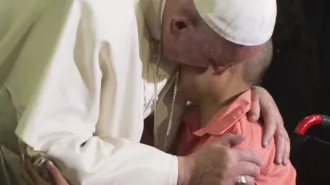 Il Papa: “La Chiesa, ospedale da campo, inviata anche nelle periferie assistenziali” 