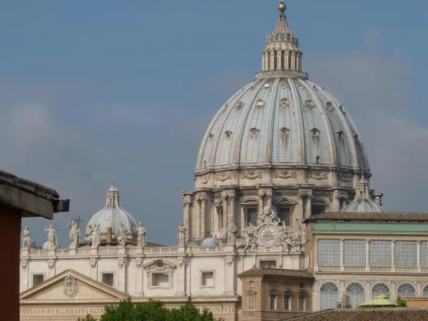 Vista della Basilica di San Pietro e del Palazzo Apostolico |  | David Uebbing / Cathocli News Agency