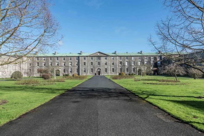 St. Patrick College | Il St. Patrick College di Maynooth, dove ha sede il National Board for Safeguarding Children of the Catholic Church of Ireland | Wikimedia Commons