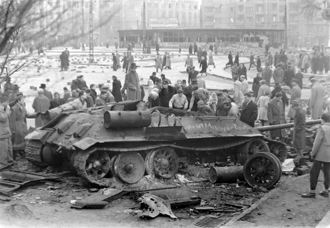Rivolta di Budapest | Un momento della rivolta di Budapest del 1956 | Wikimedia Commons