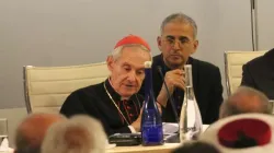 il Cardinal Jean Louis Tauran, presidente del Pontificio Consiglio per il Dialogo Interreligioso, durante un convegno / Alan Holdren / CNA 