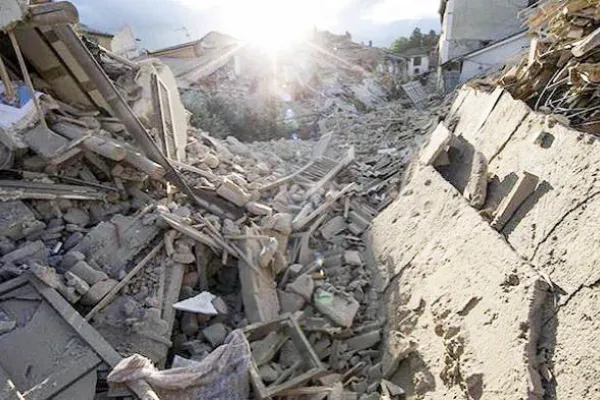 Terremoto in Centro Italia: rovine ad Accumoli (Rieti) / Wikimedia Commons