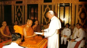 Giovanni Paolo II in Tailandia, tra buddisti e rifugiati dell' ex Indocina 