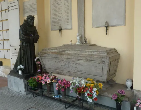 La tomba di Padre Lino Maupas |  | Wikicommons pubblico dominio