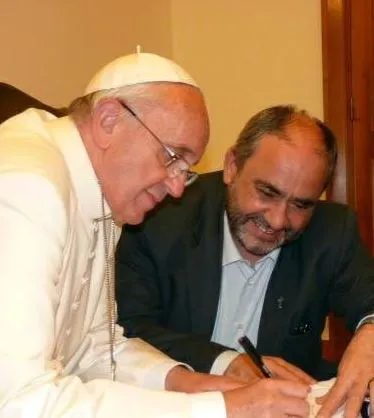 Don Dell' Olio con Papa Francesco  |  | Arcidiocesi di Trani 