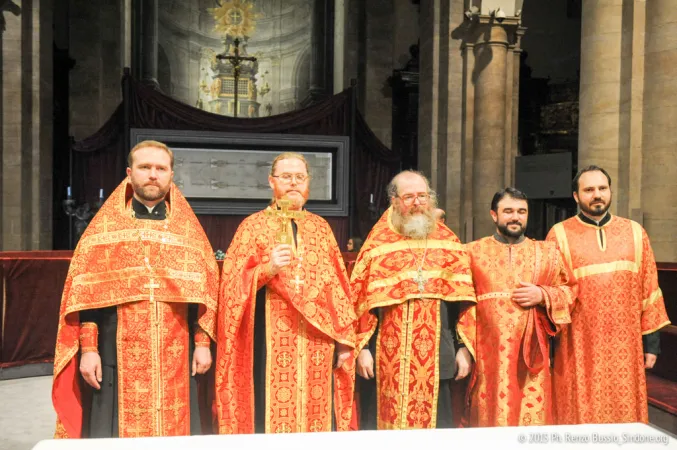 Sindone ortodossi | Sindone, la comunità ortodossa in preghiera | Sito ufficiale ostensione