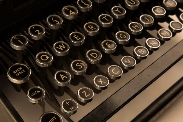 Una macchina da scrivere  |  | pd