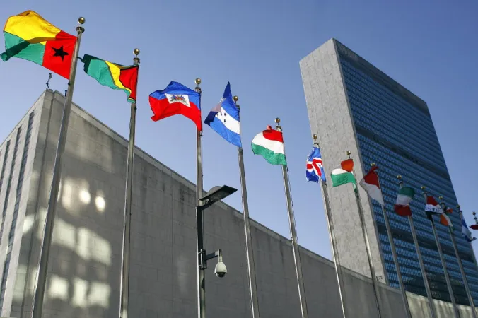 Bandiere al Palazzo di Vetro | Nazioni Unite, Palazzo di Vetro, New York | da un.org