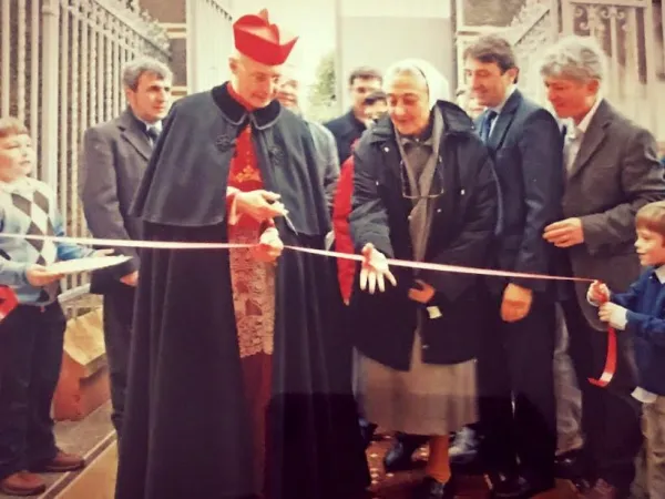 Il Cardinale Bagnasco e la Suora Marcellina |  | VG; ACI STAMPA