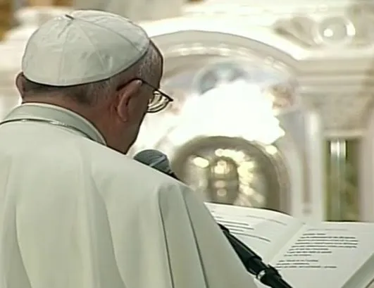Il Papa in preghiera |  | CTV