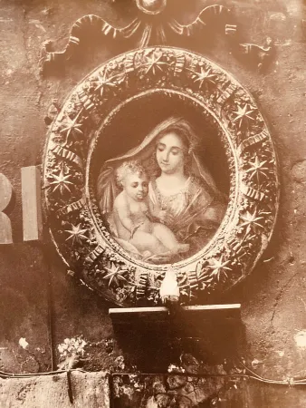 Madonna col Bambino |  | Libro Romana Società Editrice, Madonnelle romane e religiosità popolare