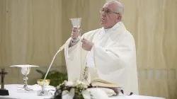 Papa Francesco durante una Messa a Santa Marta / Osservatore Romano / ACI Group