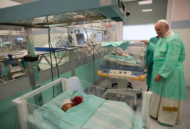 Il Papa al reparto neonatale del Policlinico Gemelli |  | Osservatore Romano