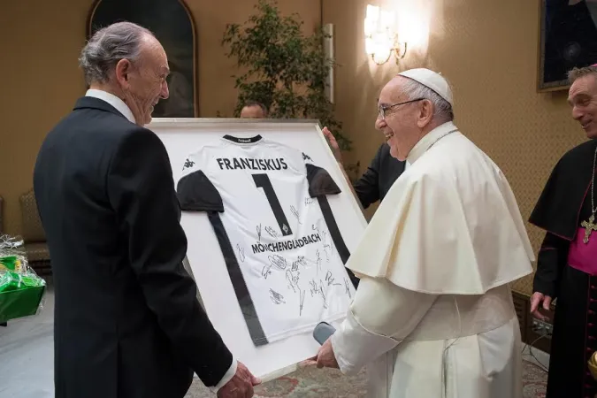 Papa Francesco incontra la squadra del Borussia Mönchengladbach |  | L'Osservatore Romano, ACI Group
