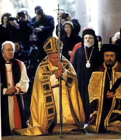 L'apertura della Porta Santa di San Paolo nel 2000, con i rappresentanti di tutte le confessioni cristiane |  | pd