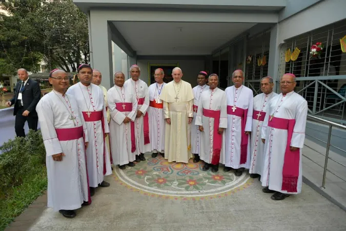 Il Papa e i Vescovi del Bangladesh |  | L'Osservatore Romano, ACI Group