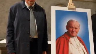 Giovanni Paolo II  Apostolo della Pace, una mostra di foto di Grzegorz Galazka a Vienna