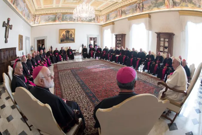 Il Papa con i Vescovi del Cile |  | L'Osservatore Romano, ACI Group