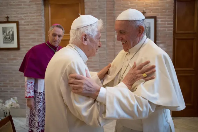 La visita di Francesco e dei neo cardinali a Benedetto XVI |  | L'Osservatore Romano - ACI Group
