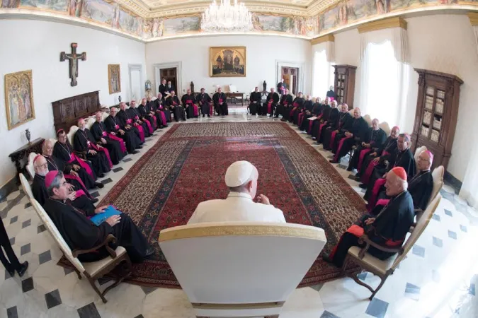 Il Papa con i Vescovi del Cile |  | L'Osservatore Romano, ACI Group 