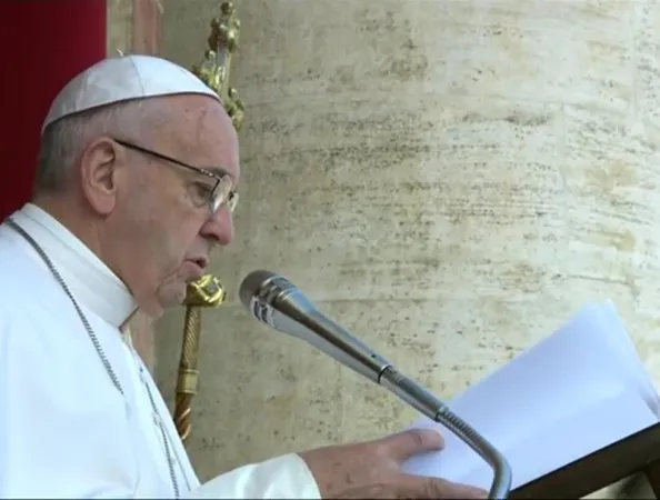 Papa Francesco pronuncia il messaggio di Natale  |  | CTV