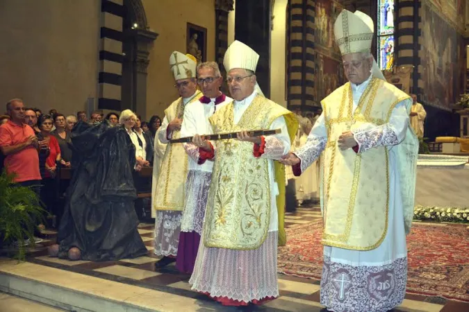 Il Cardinale Giuseppe Bertello |  | Diocesi di Prato