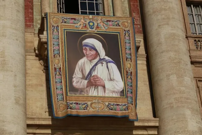 Immagine di Madre Teresa in piazza San Pietro |  | Daniel Ibanez, ACI Group