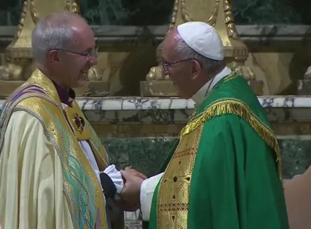 L'abbraccio tra il Papa e l'Arcivescovo Welby |  | CTV