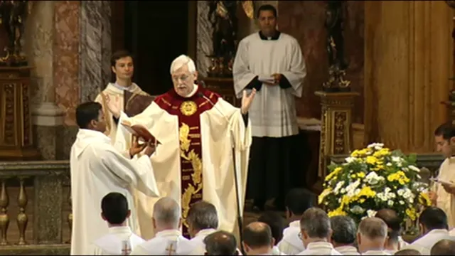 Padre Sosa SJ celebra la Messa nella Chiesa del Gesù |  | gc36.org