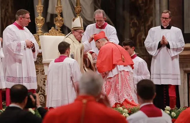 Il Papa impone le berrette rosse |  | Daniel Ibanez CNA